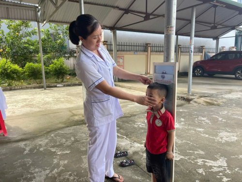C HÀ ĐO CHIỀU CAO TRẺ.jpg